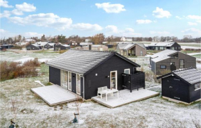 3 Bedroom Cozy Home In Lundby in Lundby
